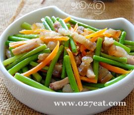 咸肉炒蒜苔的做法 咸肉炒蒜苔的做法