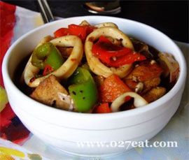 红烧鱿鱼豆腐的做法 红烧鱿鱼豆腐的做法